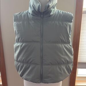 Mint Green Puffer Vest by Wild Fable in EUC❤️